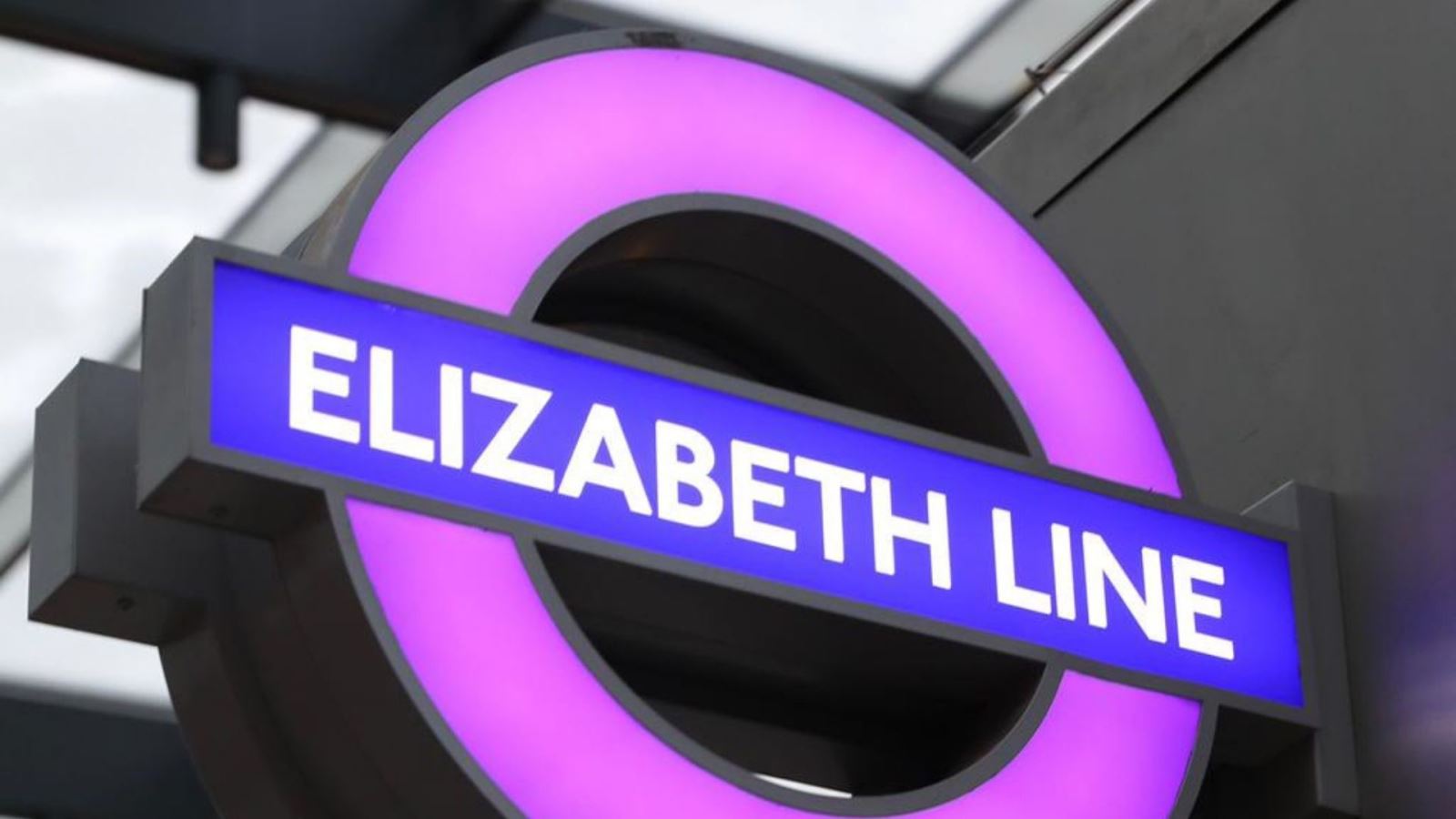 Seamless connections from central London to Reading as Elizabeth Line ...